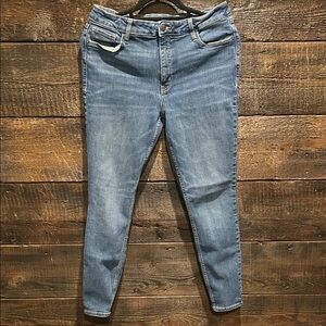 Old Navy Light Blue Skinny Jeans - High Rise